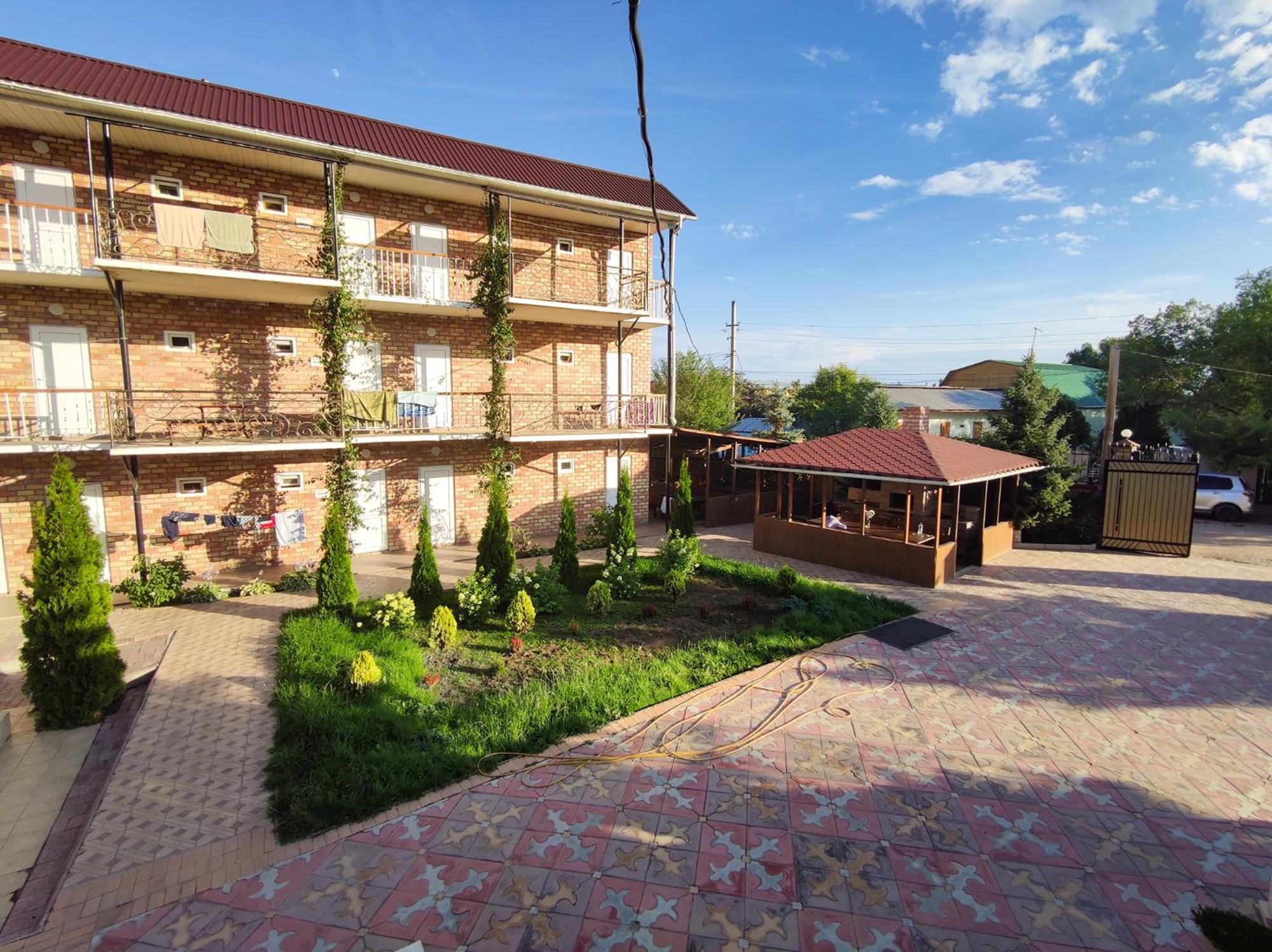 Адилет Hotell Cholpon-Ata Exteriör bild