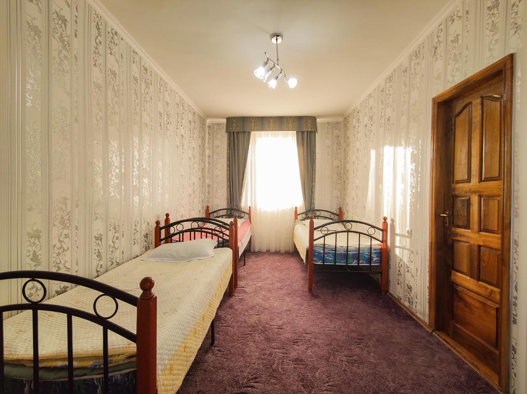 Адилет Hotell Cholpon-Ata Exteriör bild