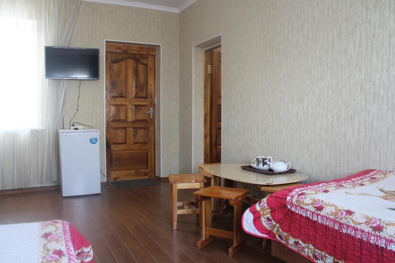 Адилет Hotell Cholpon-Ata Exteriör bild