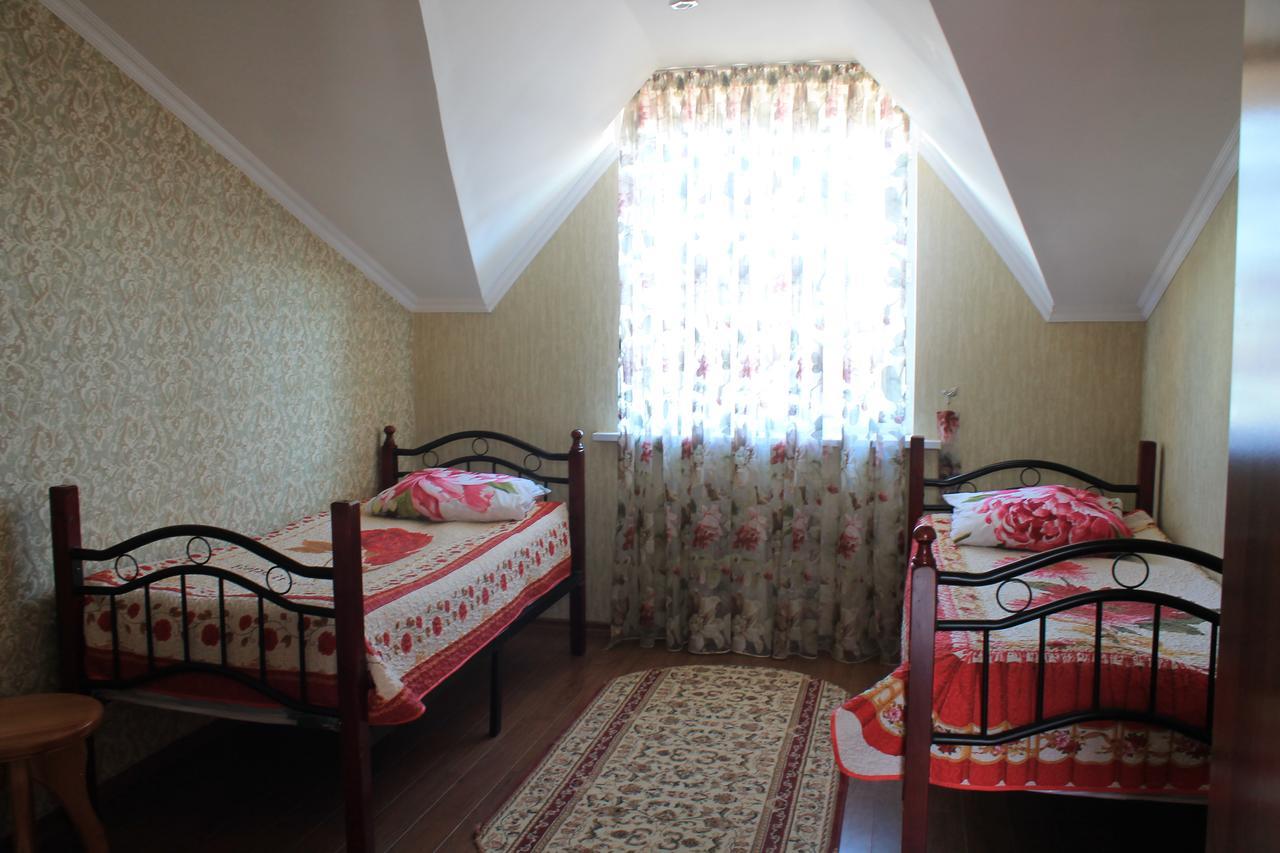 Адилет Hotell Cholpon-Ata Exteriör bild