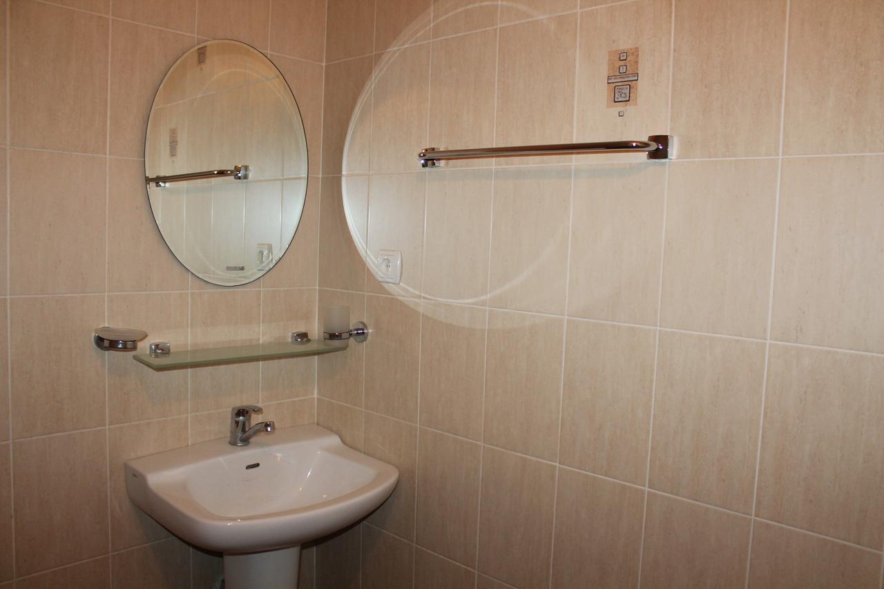 Адилет Hotell Cholpon-Ata Exteriör bild