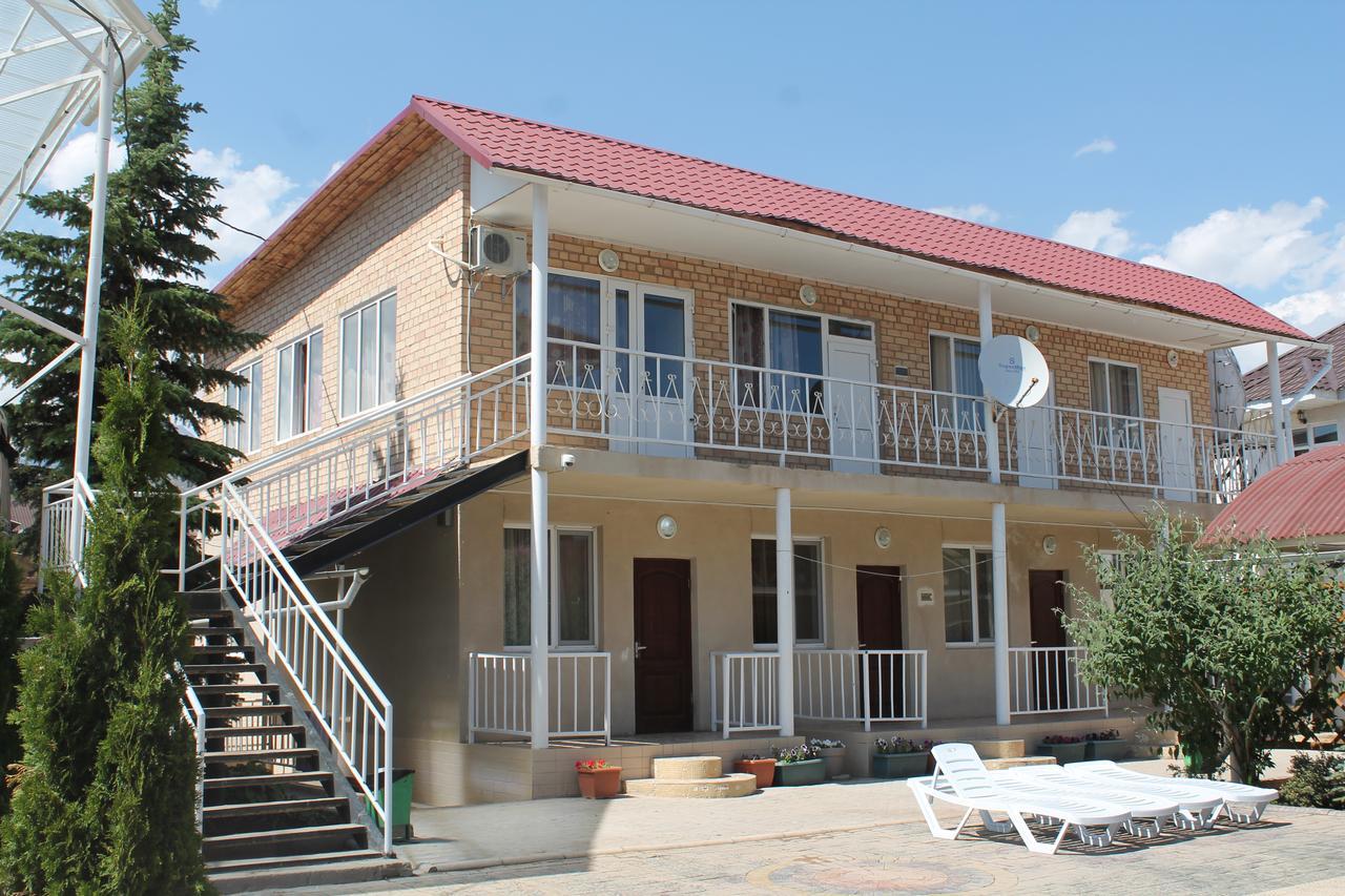 Адилет Hotell Cholpon-Ata Exteriör bild