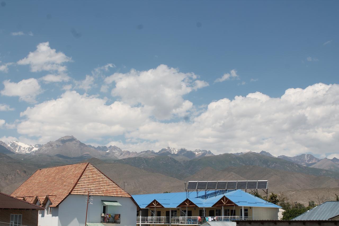 Адилет Hotell Cholpon-Ata Exteriör bild